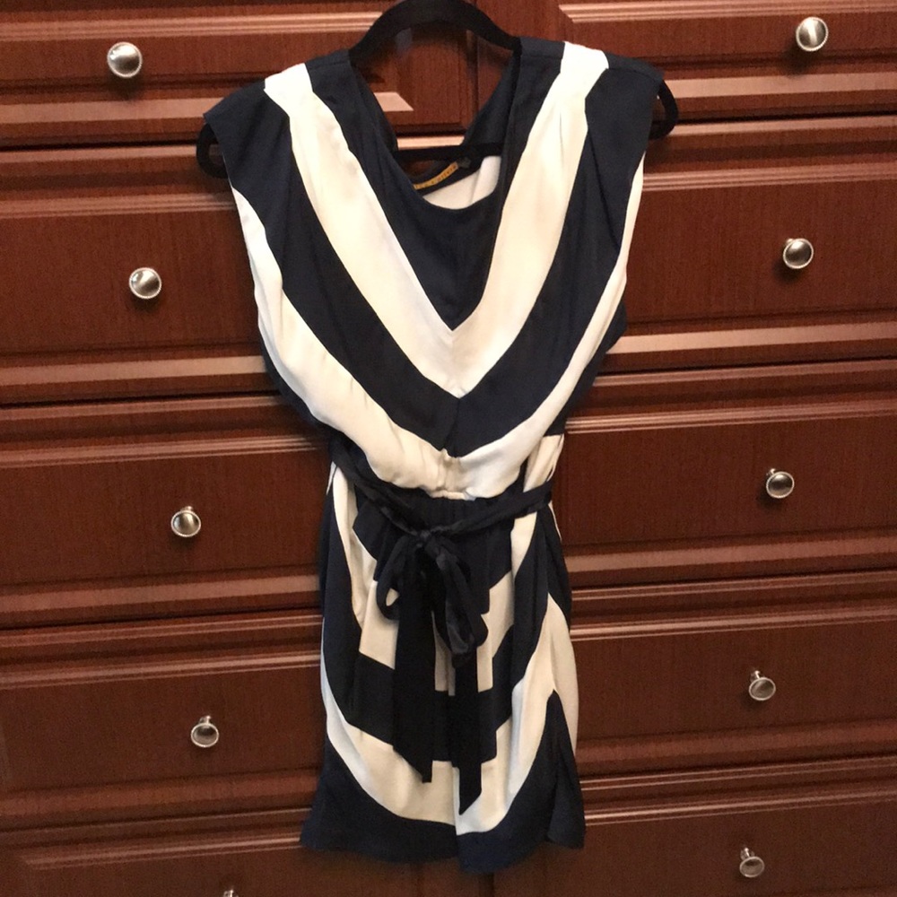 Alice and Olivia blue chevron silk dress